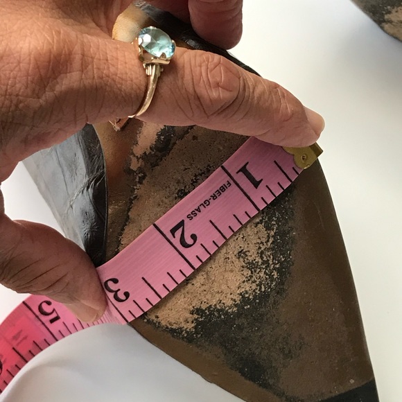 Dolce & Gabbana Crocodile Leather High Heel - Picture 6 of 9